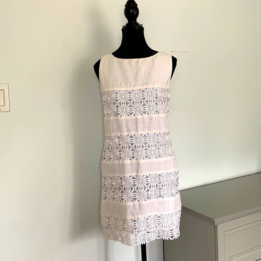 WHITE LINEN SLEEVELESS SHIFT SUMMER DRESS / DAISY MOTIF / LINED / VINTAGE / 2
